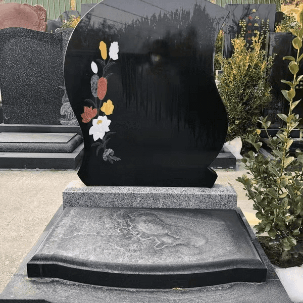 宝兴山生态陵园传统立碑