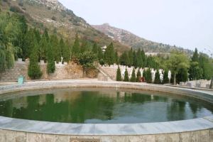 九顶山陵园景观图