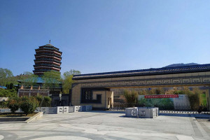 济南市长清区慈航园公墓大门图