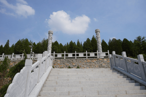 官山陵园景观图