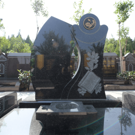 玉顶山公墓传统立碑