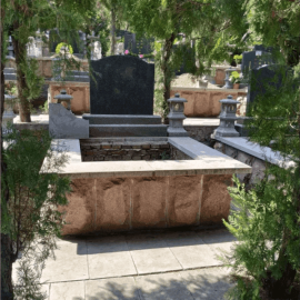 宝兴山生态陵园传统立碑