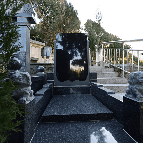 玉顶山公墓传统立碑