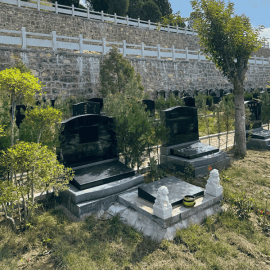 双峰山陵园传统立碑
