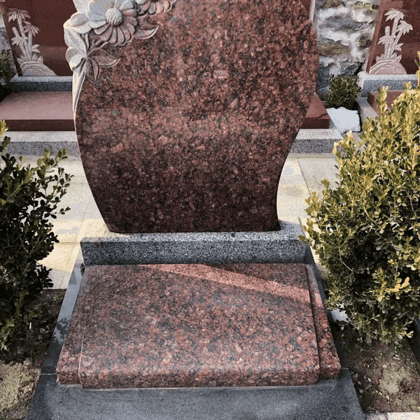 宝兴山生态陵园传统立碑