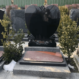 宝兴山生态陵园传统立碑