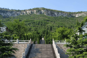 九顶山陵园景观图