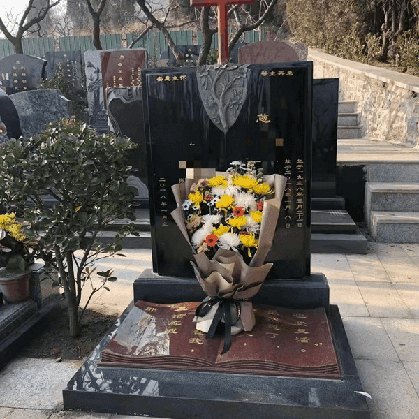 宝兴山生态陵园传统立碑