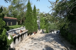宝兴山生态陵园景观图