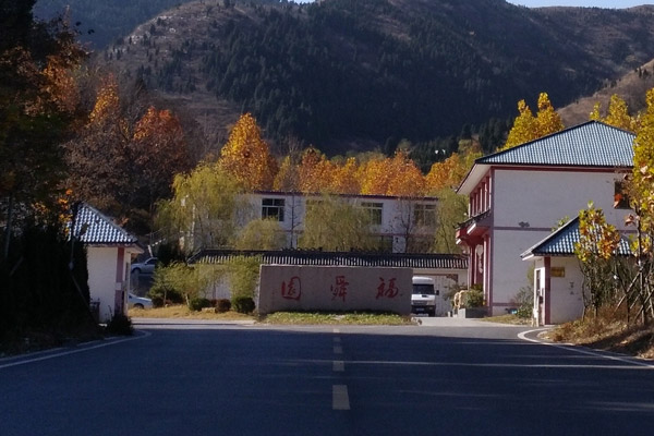 福舜园公墓大门图