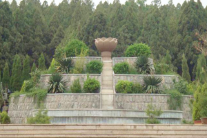 历城劳动人民安息园景观图